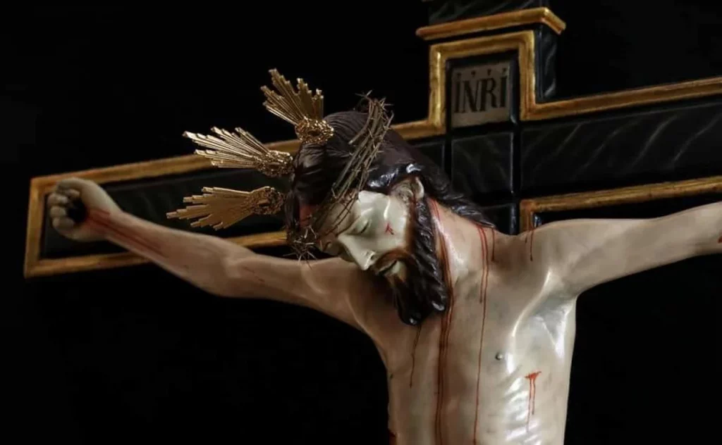 El Cristo de los Afligidos recorre el Cementerio de San Miguel en una emotiva procesión este 1 de noviembre en Málaga